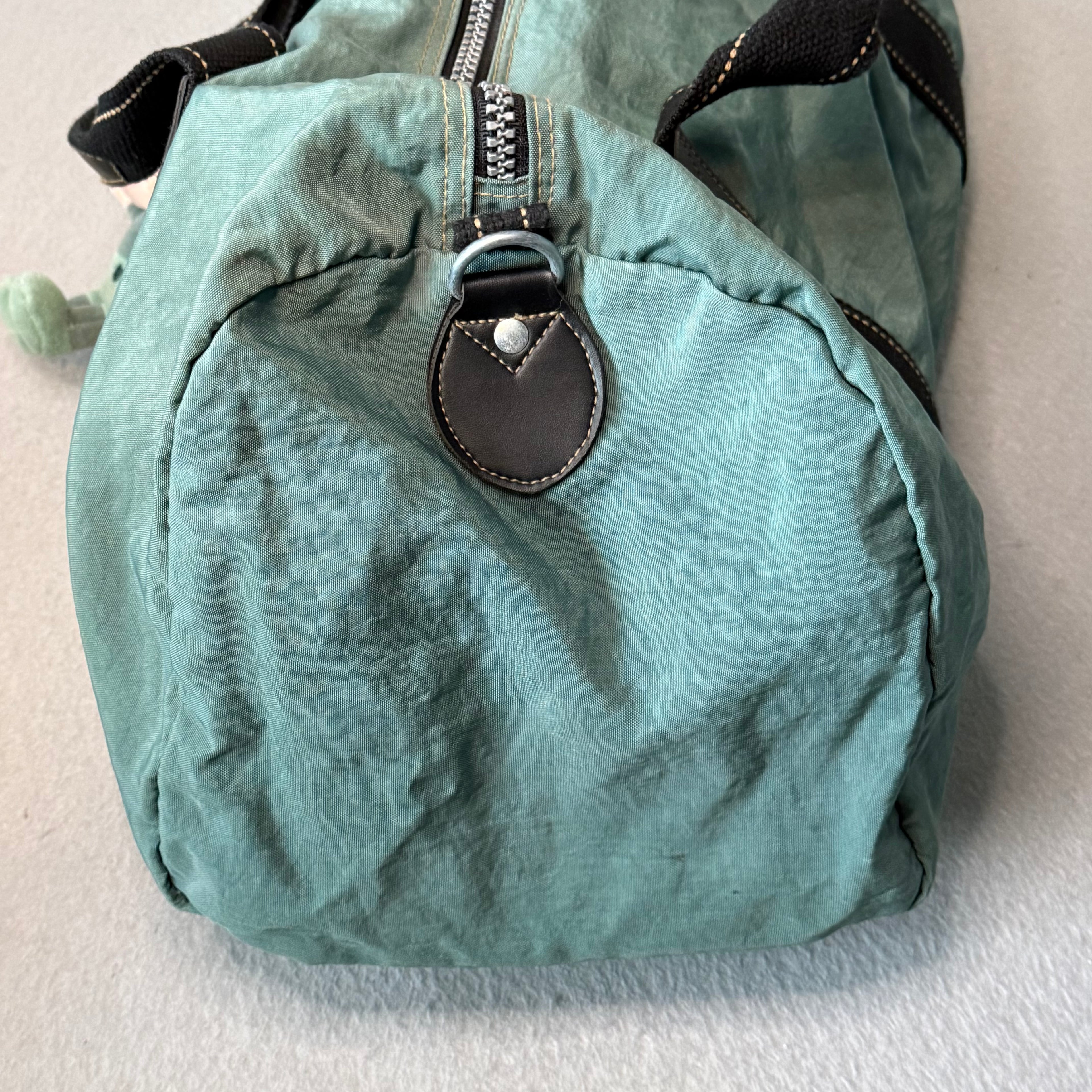 Vintage Walt Disney World Duffel Bag Mickey Mouse Travel Bag Teal Green 18” w/ Plush Keychain